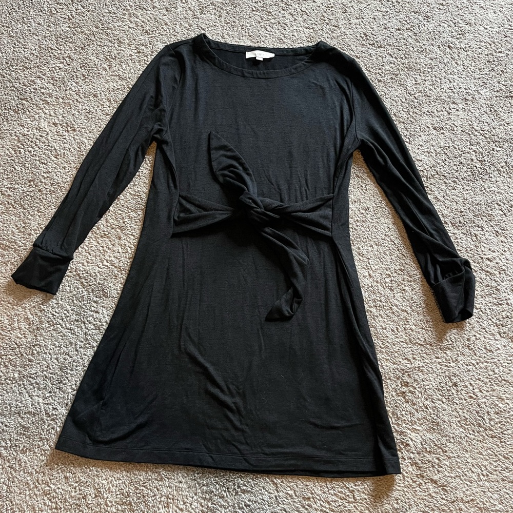 Very dark gray long sleeve tied waist dress